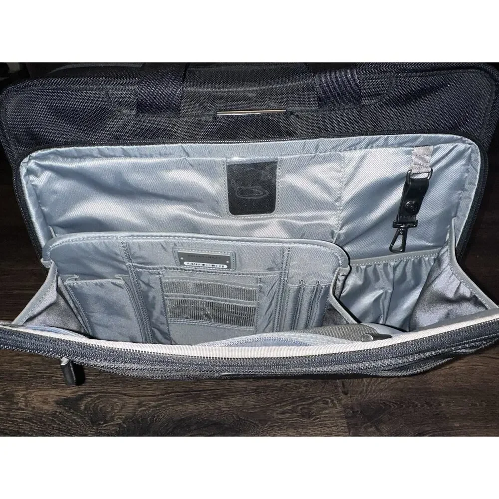 Briggs & Riley Travelware Black Expandable Rolling Laptop Carry On Briefcase